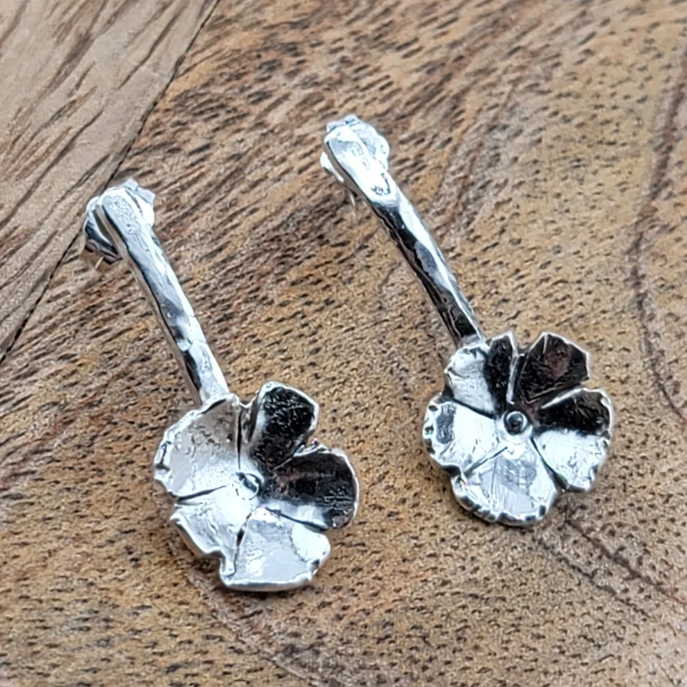 STERLING SILVER HANDMADE POST EARRINGS FLOWER DESIGN